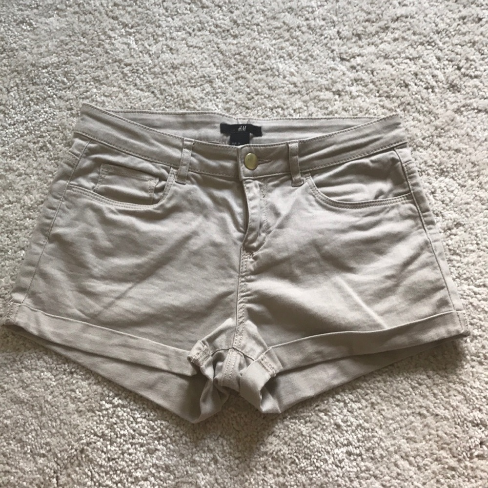H&M KHAKI SHORTS